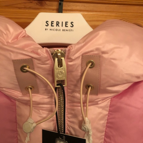 Nicole Benisti NB Series Crop Down Jacket Brand NWT Limited Edition
Barbie Pink - Picture 3 of 16